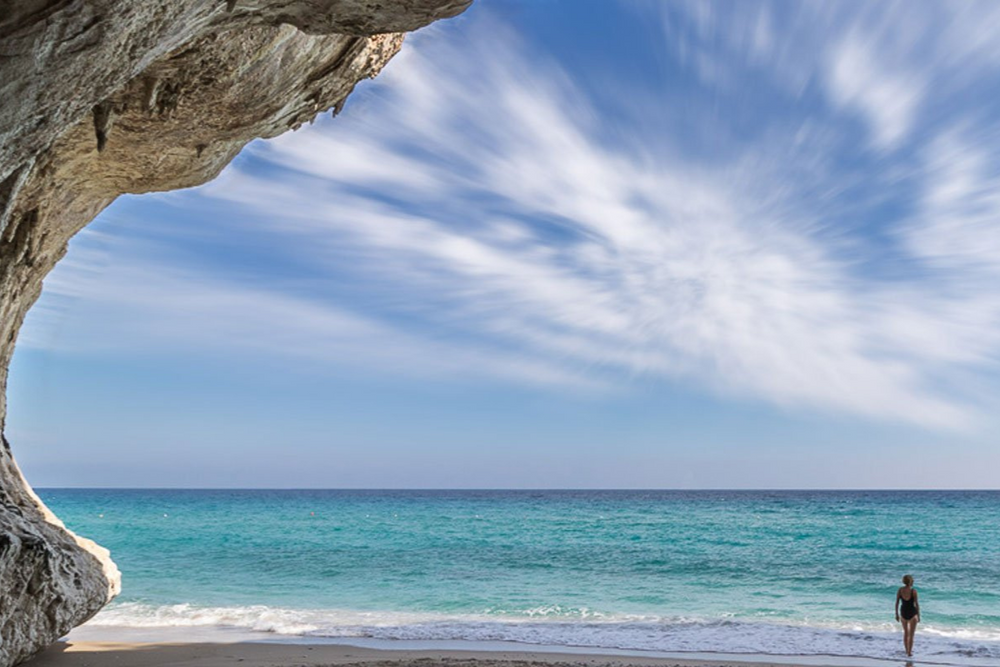 Paddleboarding in Sardinia - Explore Cala Luna by SUP