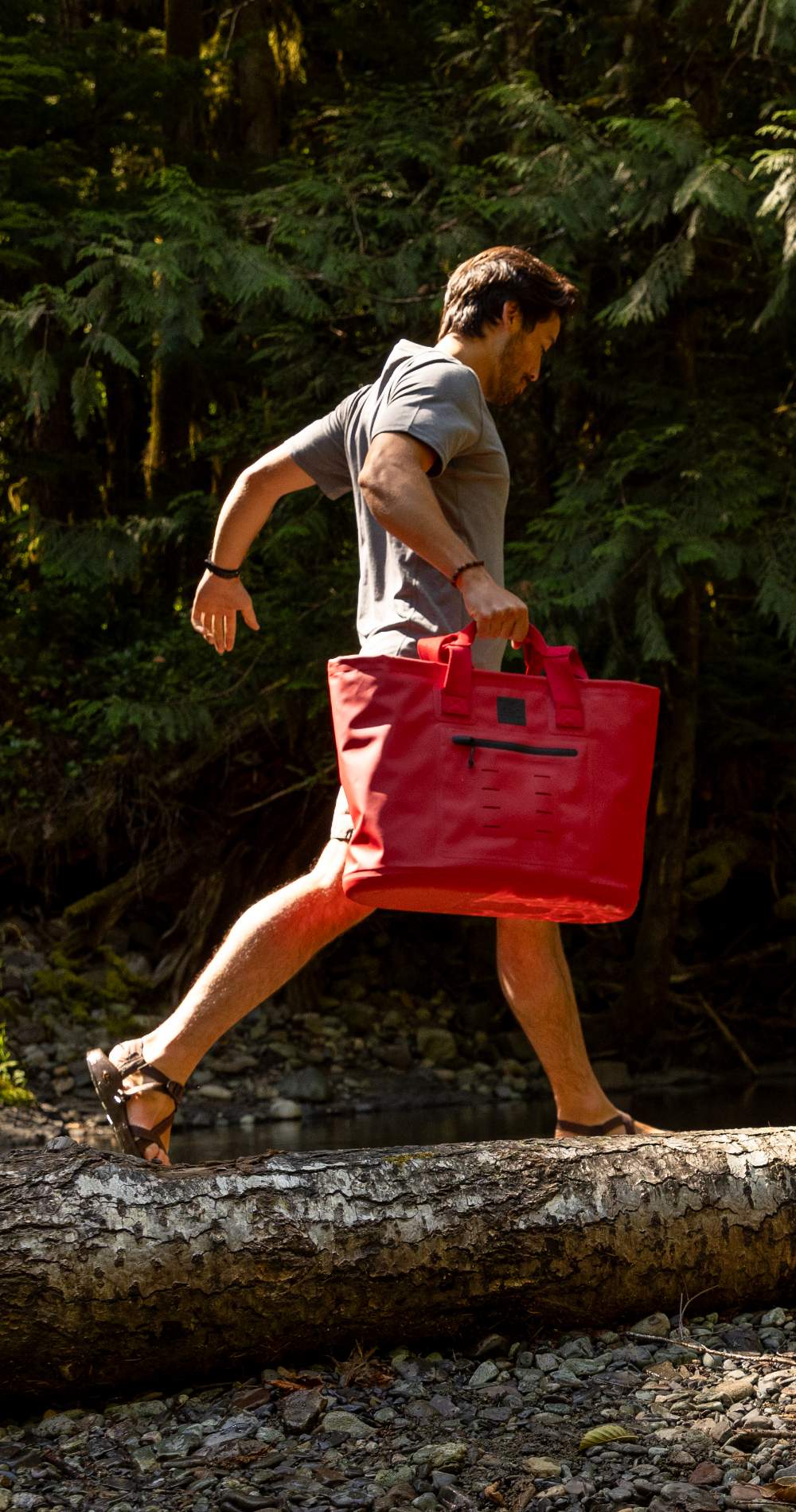 Red Equipment Waterproof Tote Bag 33L Berry Red – Red