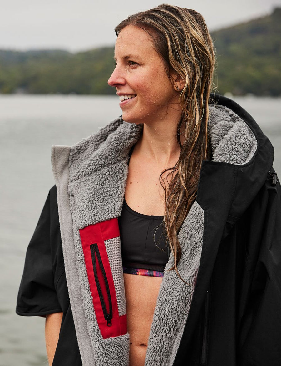 Changing Outlet – Robes & Ponchos – Red Equipment - UK