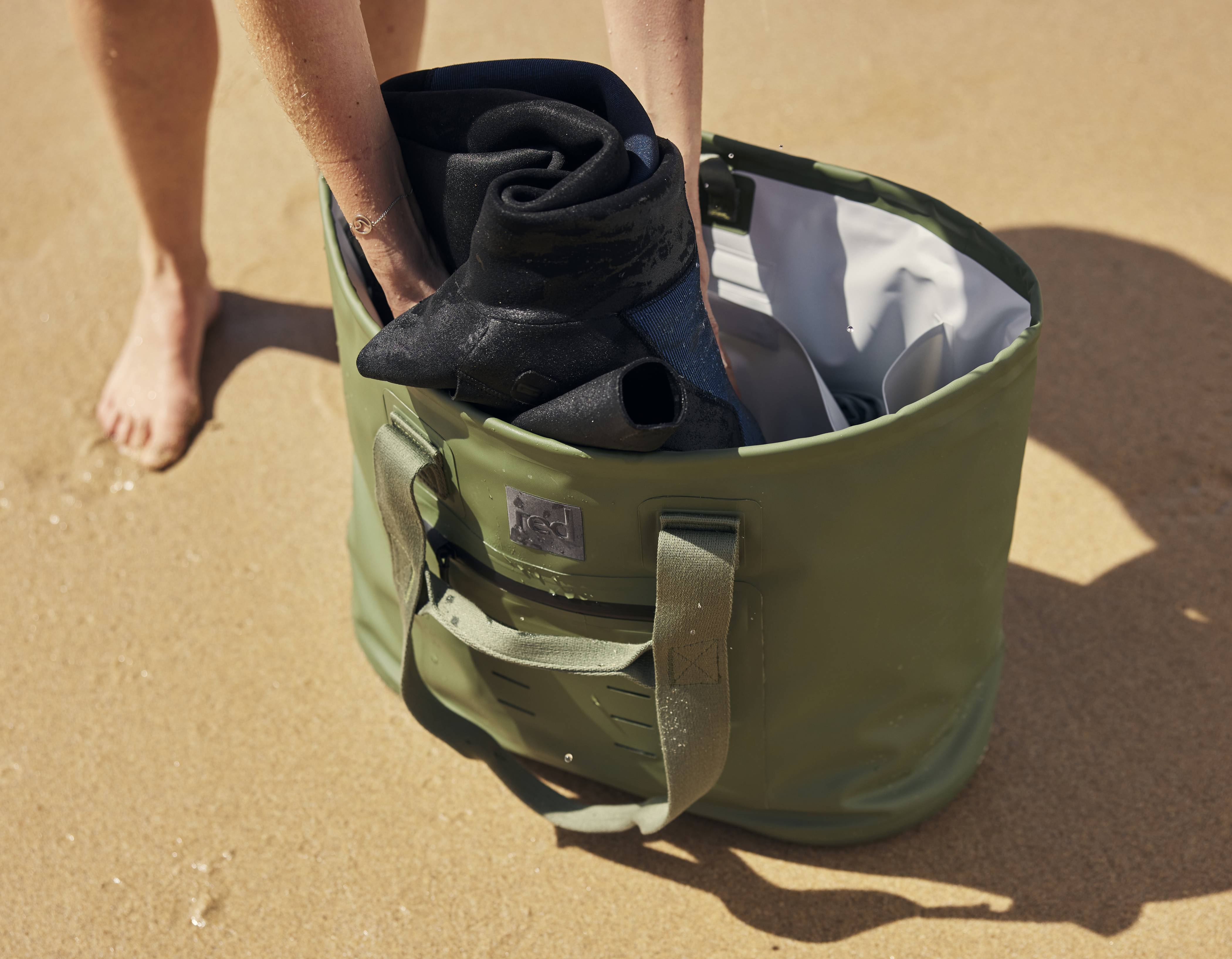 Red Equipment | Waterproof Tote Bag 33L - Olive Green – Red