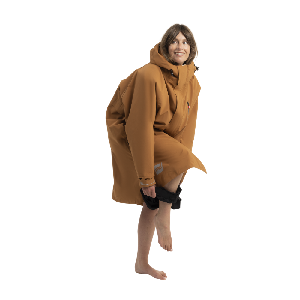 Women's Long Sleeve Dry Waterproof Changing Robe Alter EVO - Caramel